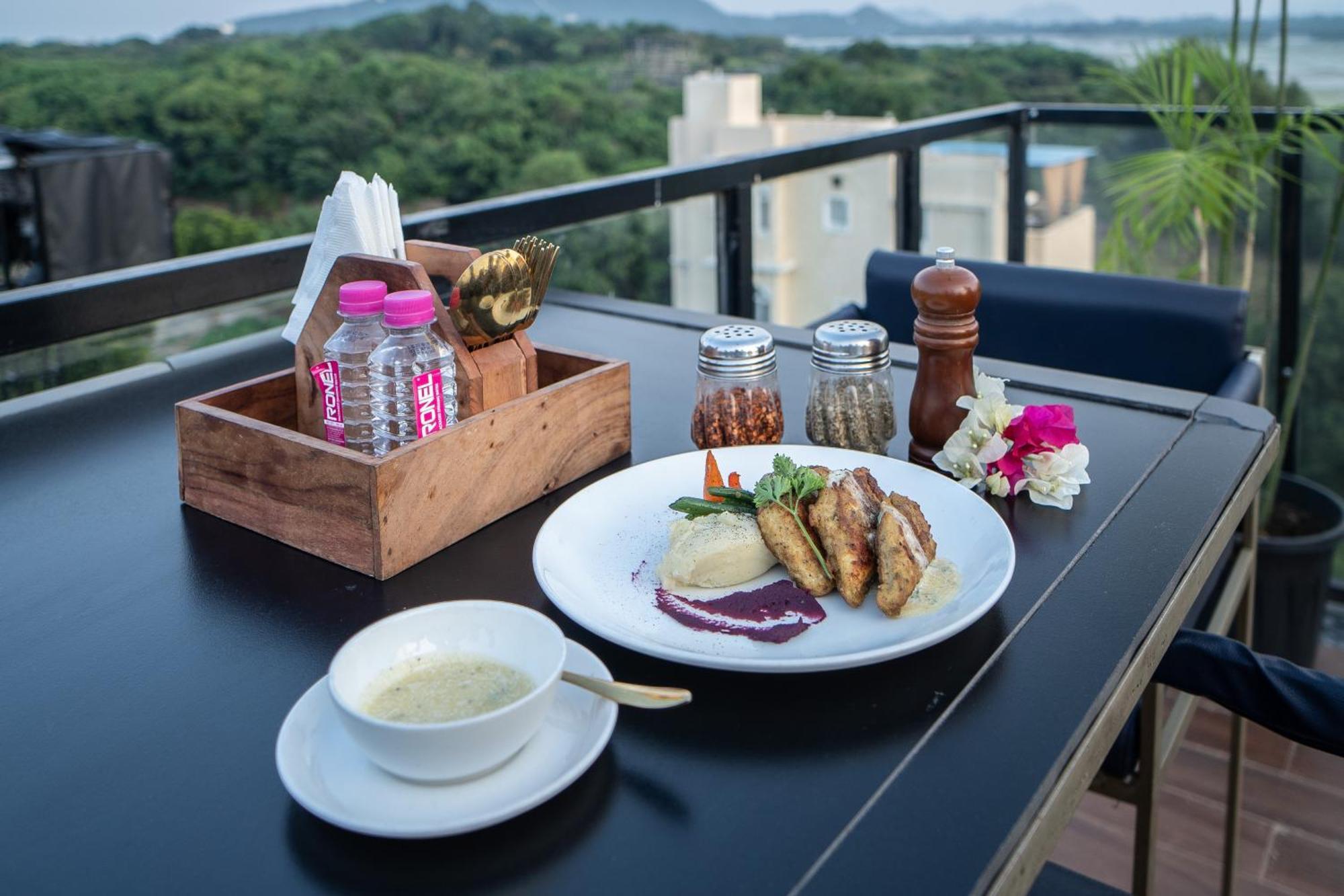 The Courtyard - Beyond Bar & Club Hotel Udaipur Exterior foto