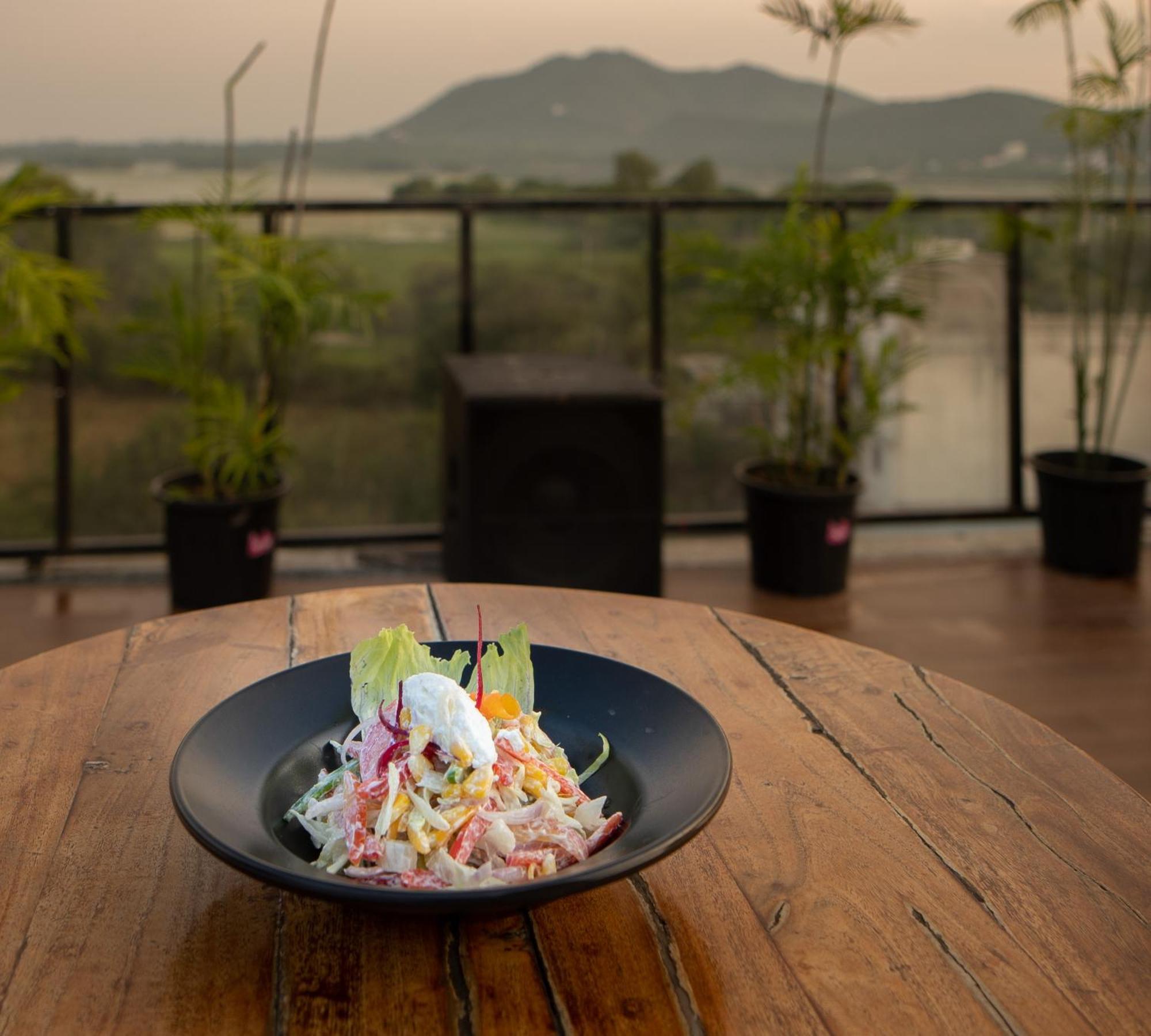 The Courtyard - Beyond Bar & Club Hotel Udaipur Exterior foto